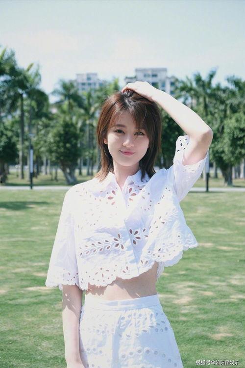 娱乐吃瓜酱女孩子洗衣服